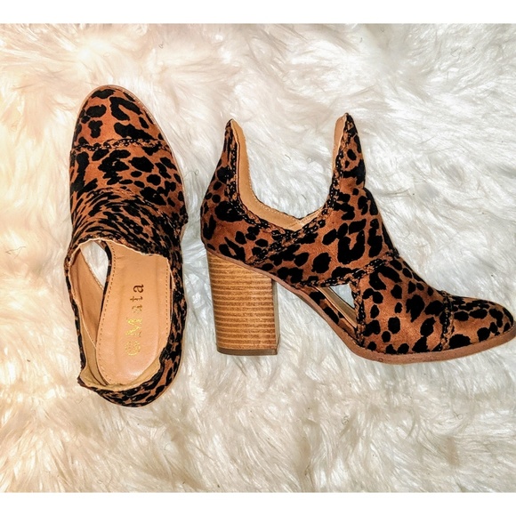 Booties - Picture 2 of 4